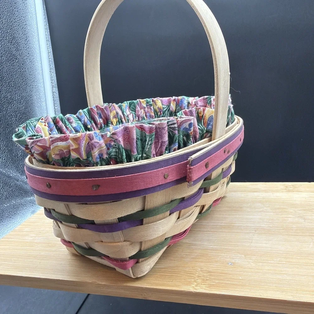 Longaberger 1996 Oval Basket with Easter Egg Liner and Protector